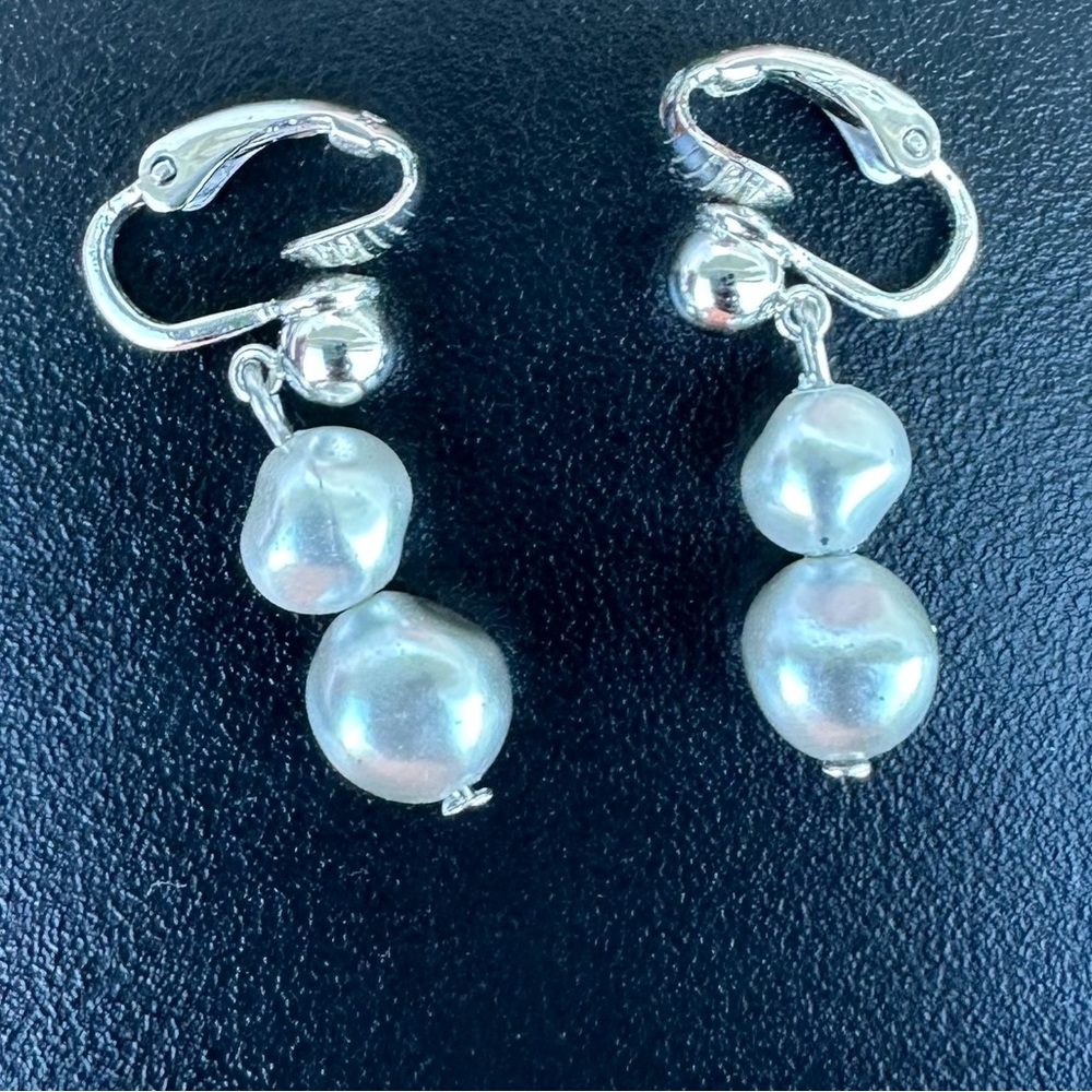 Vintage Crown Trifari silver-tone with two faux pearls clip-on earrings